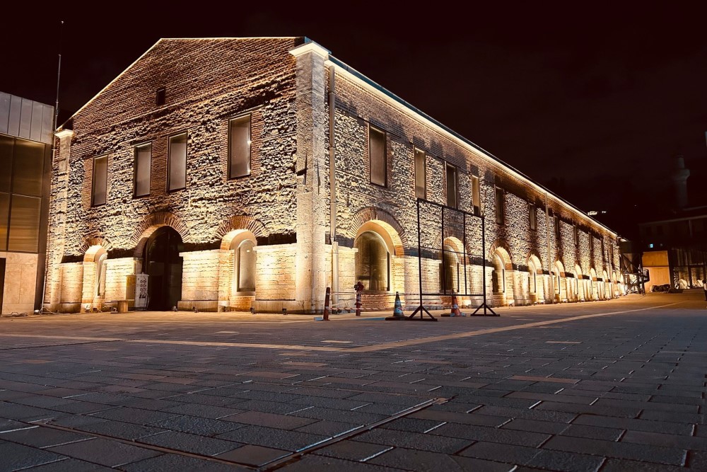 600 yıllık Haliç Tersanesi İ.B.B İstanbul Sanat a dönüştü. Aydınlatma tercihi HEXALIGHT oldu.